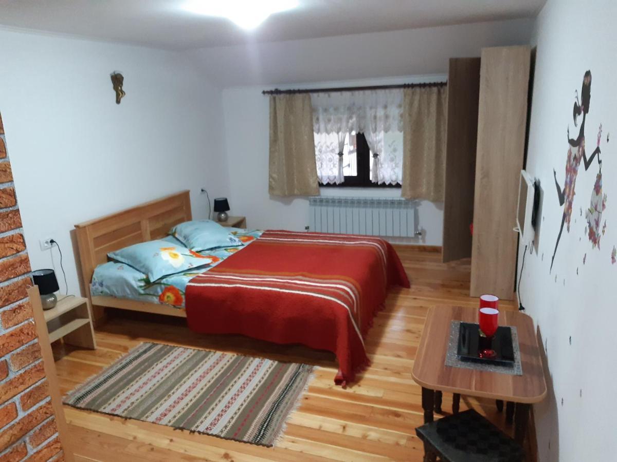 Villa Casa Dintre Pini à Păltinoasa Extérieur photo