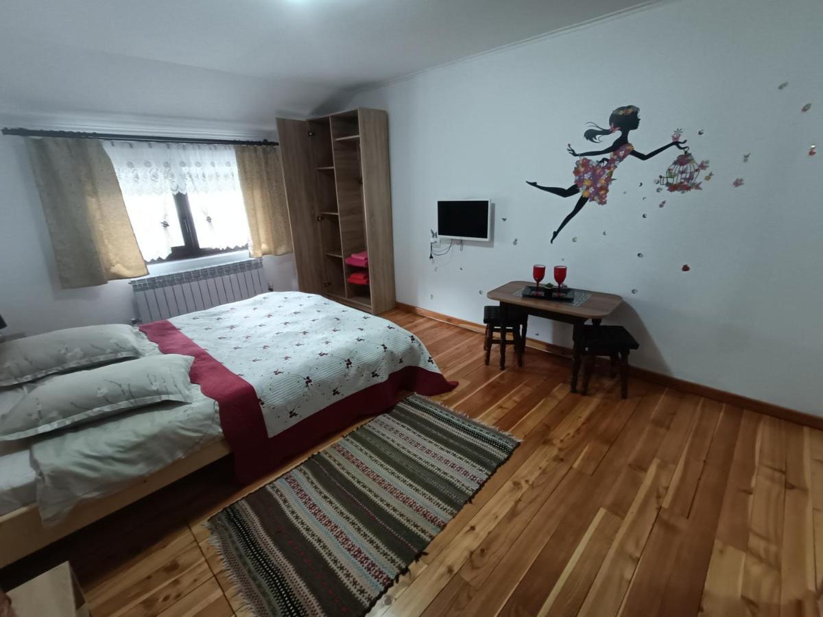 Villa Casa Dintre Pini à Păltinoasa Extérieur photo